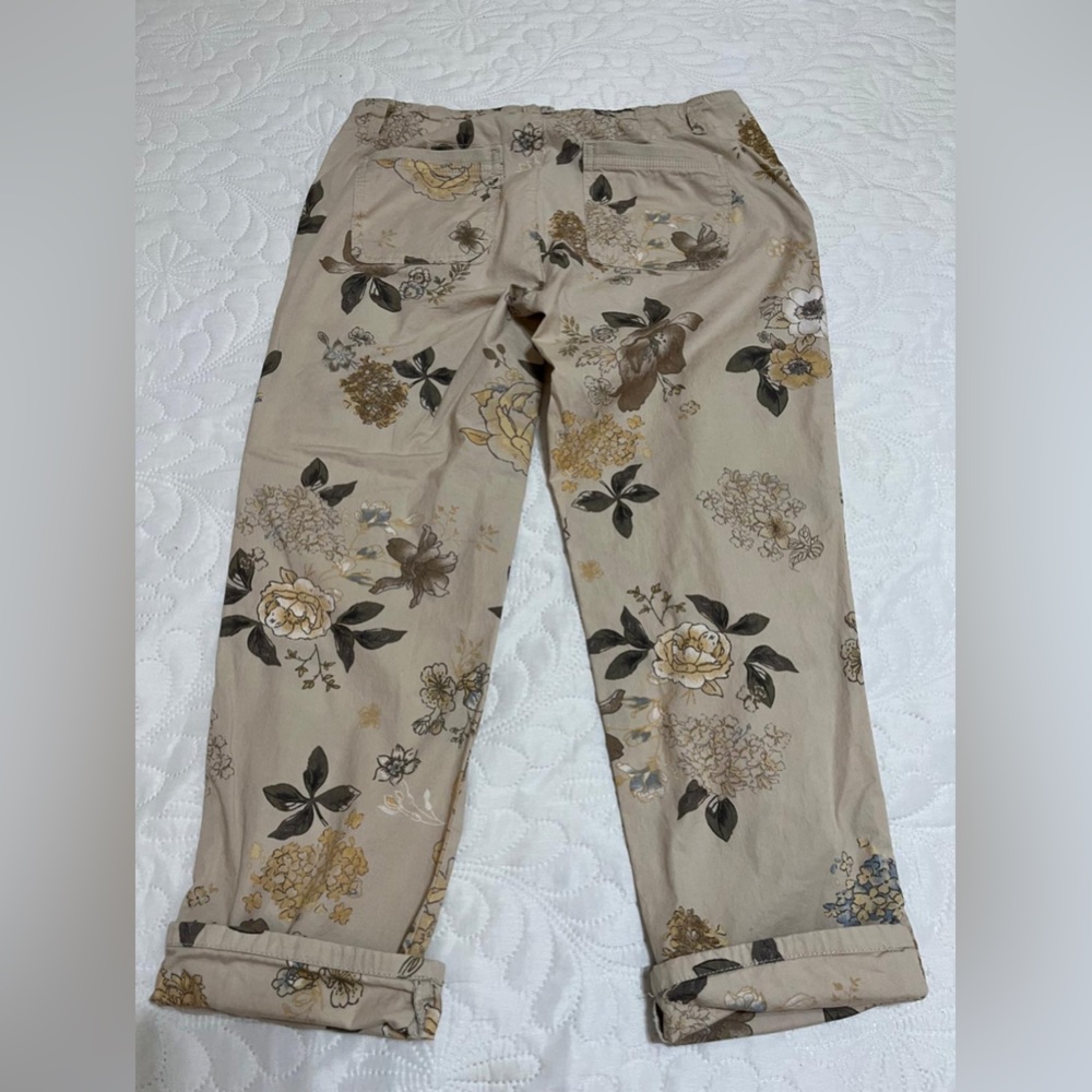 (18) Democracy Beige Floral Pants - Picture 10 of 12